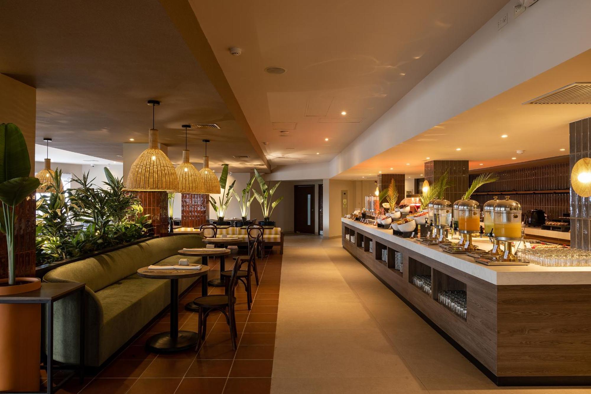 Aranwa Paracas Resort&Spa Exterior foto The lounge at Changi Airport